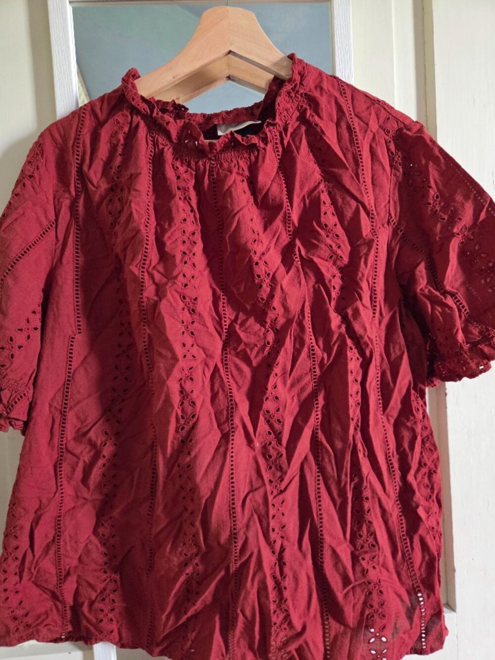 Rust eyelet top